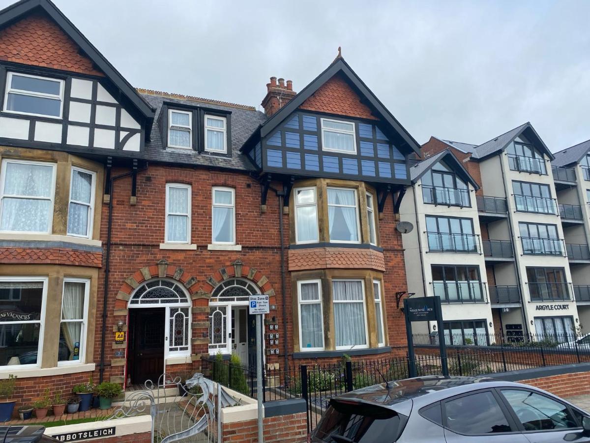 Hotel The Whalebone Arch Whitby Exterior foto